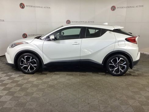Used 2018 Toyota C-HR XLE image 7