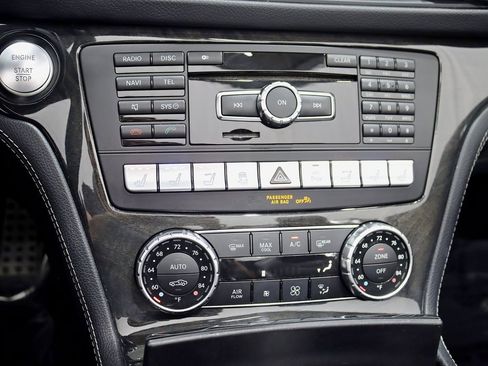 Used 2013 Mercedes-Benz SL 550 image 24