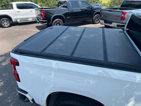 Used 2019 Chevrolet Silverado 1500 RST image 18