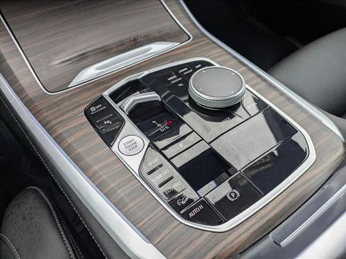 Used 2024 BMW X5 xDrive40i w/ Premium Package image 12