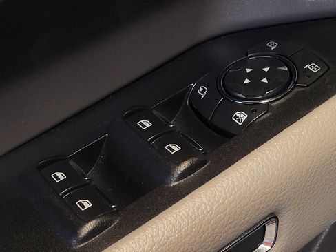 Used 2018 Ford Expedition XLT w/ Equipment Group 202A RWD image 27