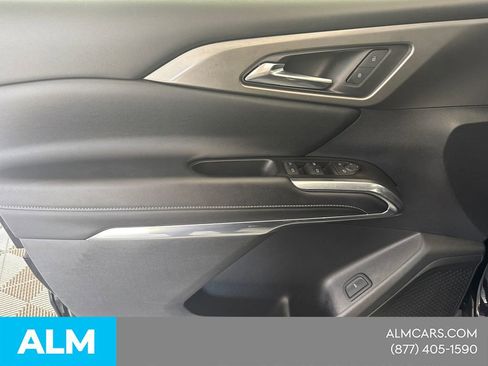 Used 2024 Chevrolet Traverse LT image 14