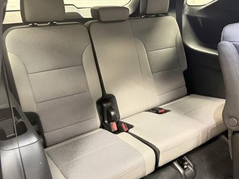 New 2026 Chevrolet Traverse LT w/ Sun and Wheel Package FWD image 19