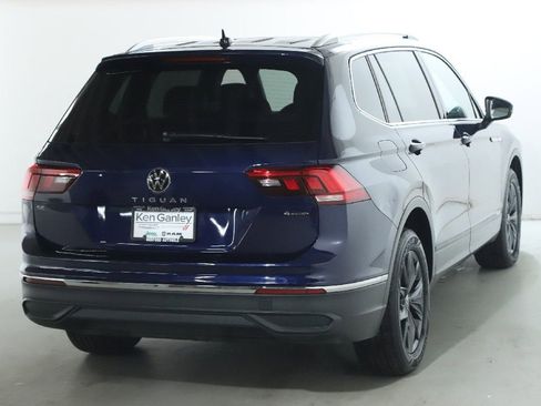 Used 2022 Volkswagen Tiguan SE w/ Panoramic Sunroof Package image 47