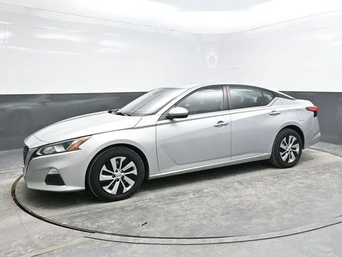 Used 2021 Nissan Altima 2.5 S image 3