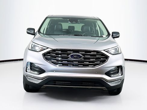Used 2024 Ford Edge Titanium image 2