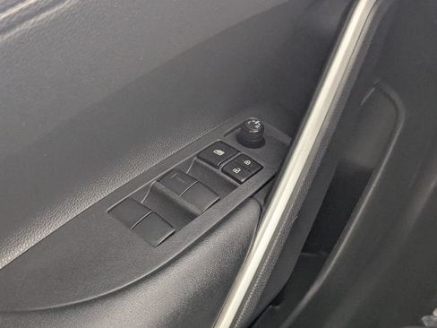 Used 2024 Toyota Corolla Cross LE FWD image 17