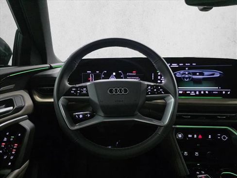 Certified 2025 Audi Q5 Premium Plus image 21