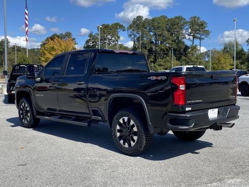 Used 2020 Chevrolet Silverado 2500 Custom w/ Custom Value Package image 6