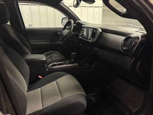 Used 2020 Toyota Tacoma TRD Off-Road image 28