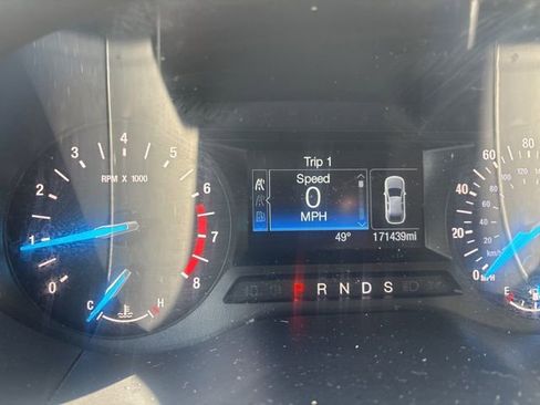 Used 2020 Ford Edge SE image 28