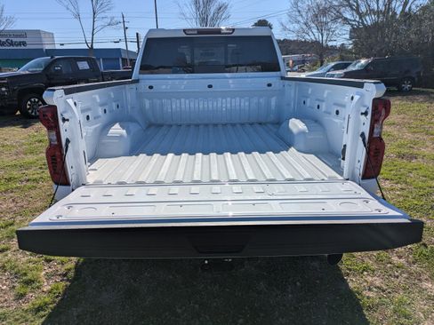 Used 2025 Chevrolet Silverado 2500 LT image 13