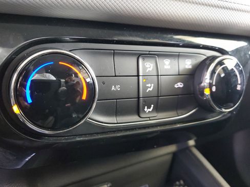 Used 2024 Chevrolet TrailBlazer LT FWD image 27