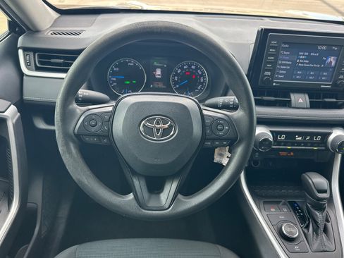 Certified 2021 Toyota RAV4 LE AWD/4WD image 14