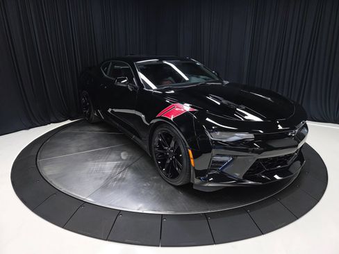 Used 2016 Chevrolet Camaro SS RWD image 7