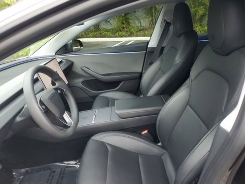 Used 2024 Tesla Model 3 Standard Range image 15