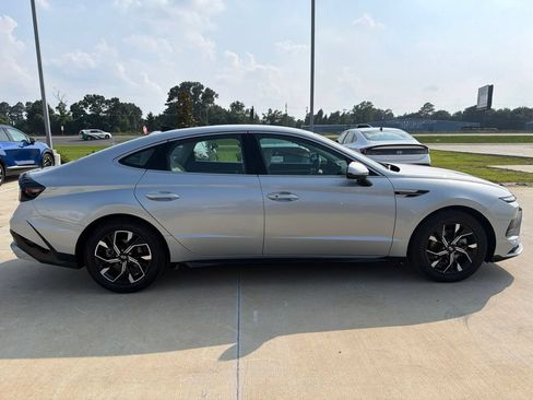 Used 2025 Hyundai Sonata SEL FWD image 4