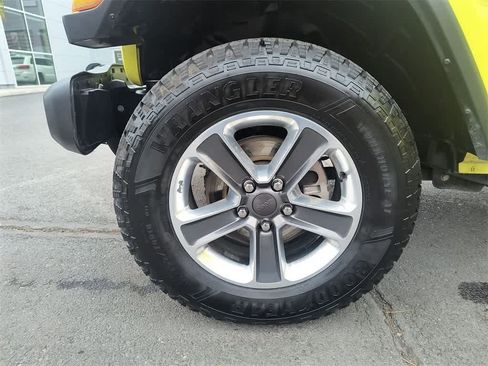 Used 2023 Jeep Wrangler Sahara image 10