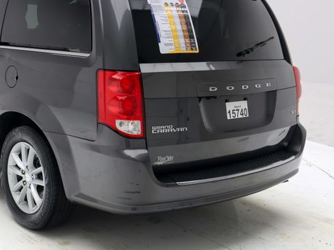 Used 2020 Dodge Grand Caravan SXT FWD image 10