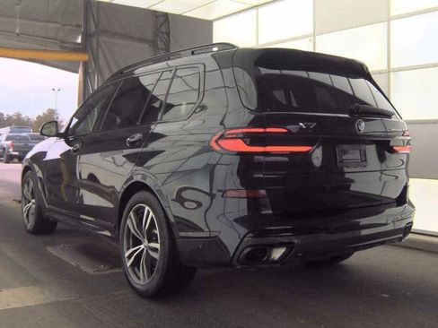 Used 2025 BMW X7 xDrive40i w/ M Sport Package image 4