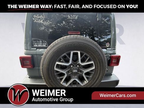 Used 2024 Jeep Wrangler Unlimited Sahara w/ Technology Group AWD/4WD image 5