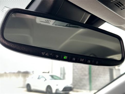 Used 2020 Toyota Camry XLE image 32