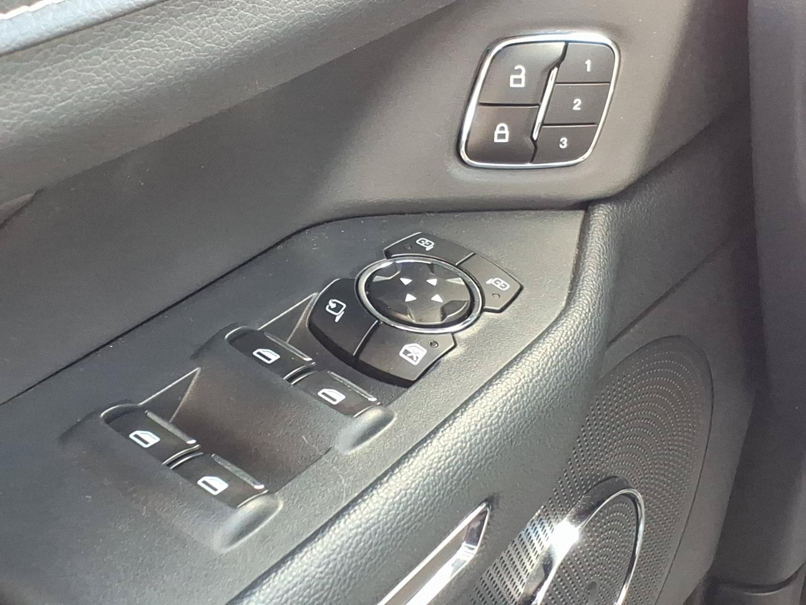 Used 2023 Ford Expedition XLT AWD/4WD image 16