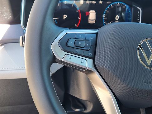 New 2026 Volkswagen Taos SEL image 8