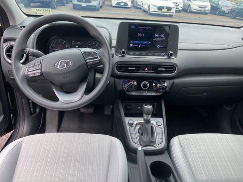 Used 2022 Hyundai Kona SEL FWD image 12