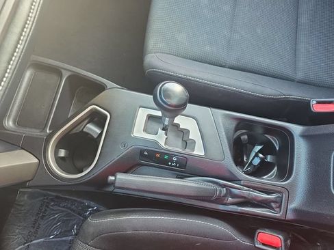 Used 2018 Toyota RAV4 XLE FWD image 25