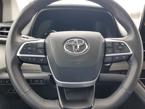 Certified 2024 Toyota Sienna XLE image 22