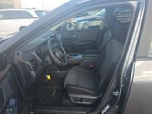 Used 2023 Nissan Rogue SV image 11