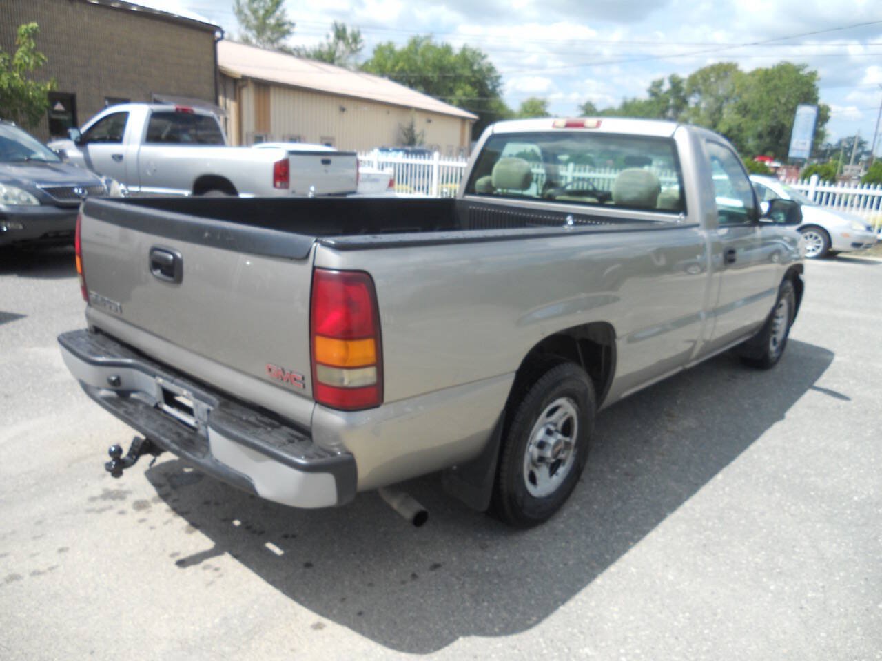 Used 2002 GMC Sierra 1500 2WD Regular Cab image 8