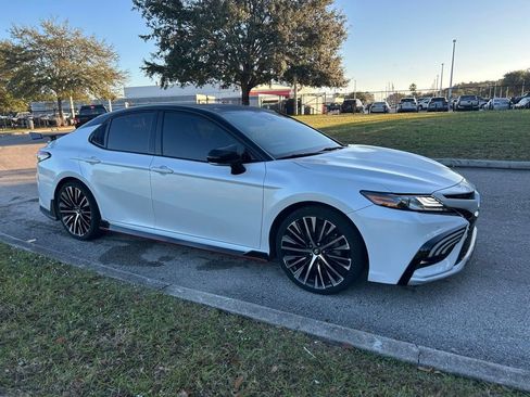 Used 2023 Toyota Camry XSE image 7