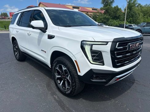 Used 2025 GMC Yukon AT4 w/ AT4 Premium Plus Package AWD/4WD image 3