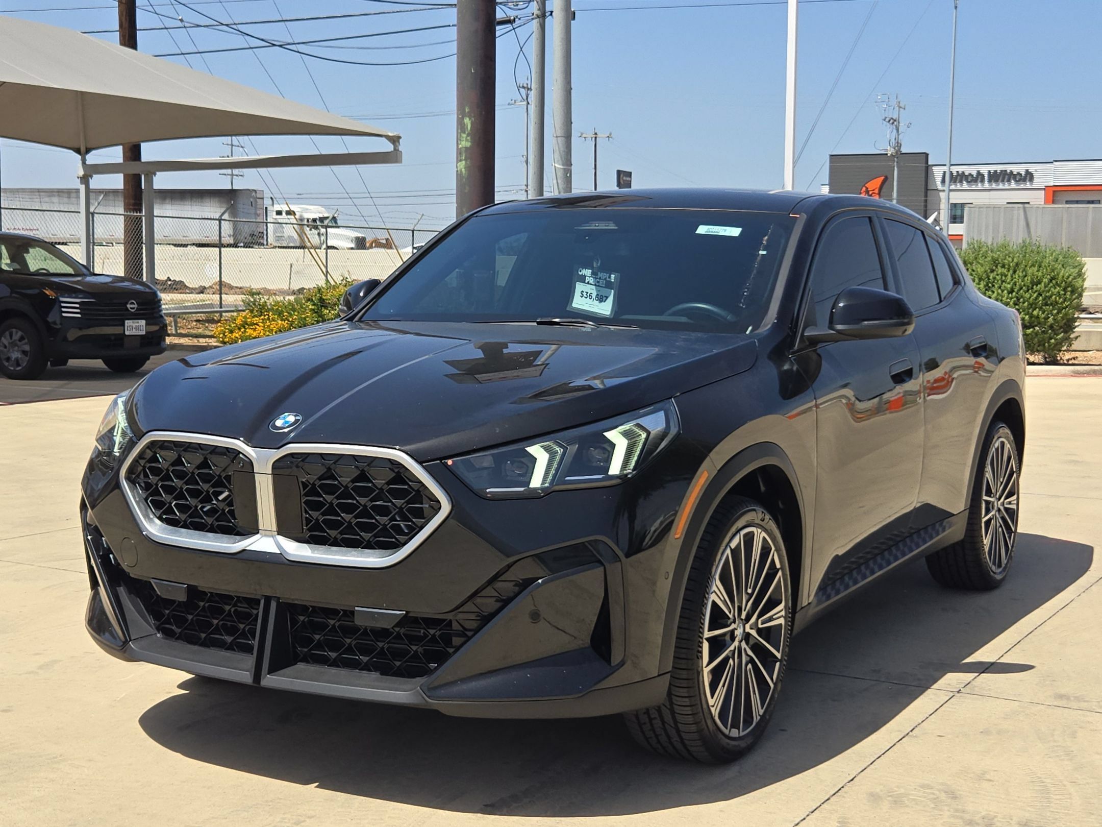 Used 2025 BMW X2 xDrive28i w/ Technology Package AWD/4WD image 7