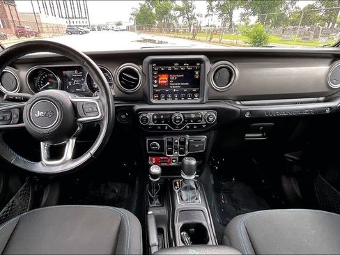 Used 2022 Jeep Wrangler Unlimited Rubicon 4xe w/ Cold Weather Group AWD/4WD image 14