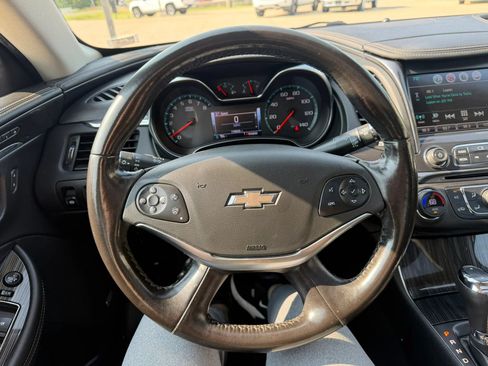 Used 2017 Chevrolet Impala Premier w/ Enhanced Convenience Package FWD image 19