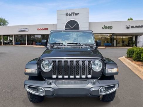 Used 2018 Jeep Wrangler Unlimited Sahara w/ Cold Weather Group AWD/4WD image 3
