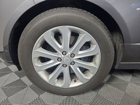 Used 2017 Land Rover Range Rover HSE image 9