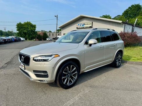 Used 2016 Volvo XC90 T6 Momentum w/ Momentum Plus Package AWD/4WD image 1
