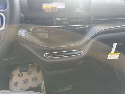 New 2025 FIAT 500 e image 11
