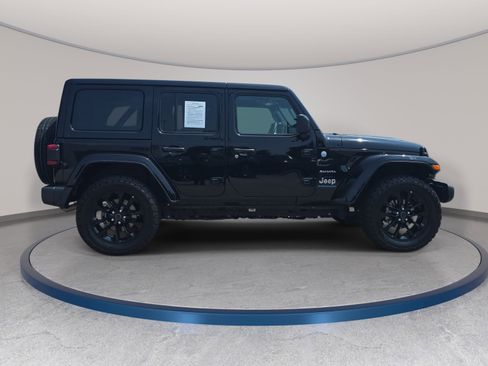 Used 2024 Jeep Wrangler Unlimited Sahara AWD/4WD image 4