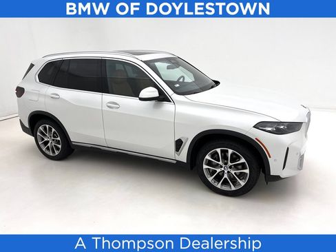 Used 2024 BMW X5 xDrive40i w/ Parking Assistance Package AWD/4WD image 1