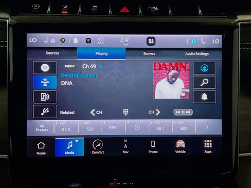 Used 2024 Jeep Grand Cherokee L Limited image 11