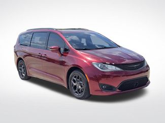 Used 2019 Chrysler Pacifica Limited w/ Advanced Safetytec Group FWD 360° Tour