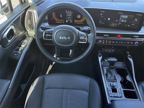 Used 2025 Kia Sorento EX image 18