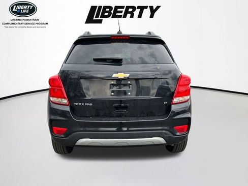 Used 2020 Chevrolet Trax LT w/ LT Convenience Package image 4