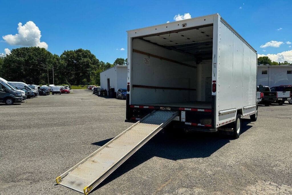 Used 2024 Ford E-350 and Econoline 350 Super Duty w/ Driver's Safety Package RWD image 5
