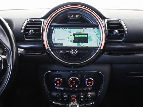 Used 2019 MINI Cooper Clubman S image 11